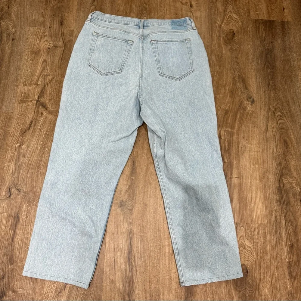 Abercrombie & Fitch Curve Love Straight Leg Jeans - Picture 5 of 6